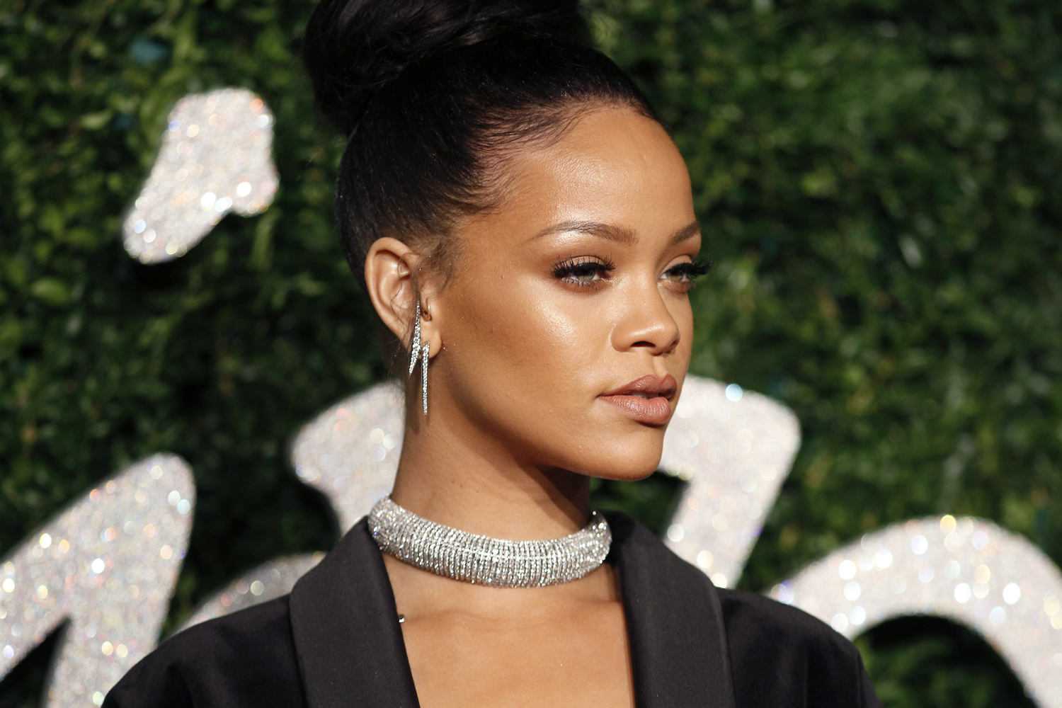 Rihanna Will Be Hosting The First Ever ‘fenty Beauty Artistry And Beauty Talk Right Here In Dubai