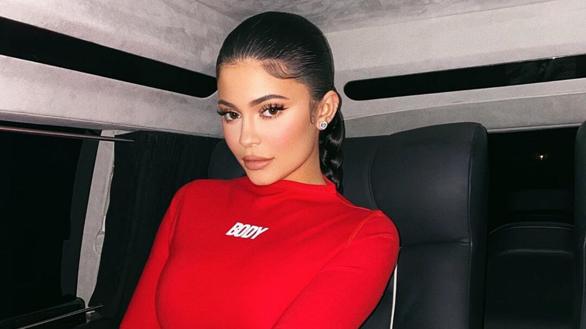 Kylie Jenner Shared a Rare Look at Her Hair Without Extensions  Glamour