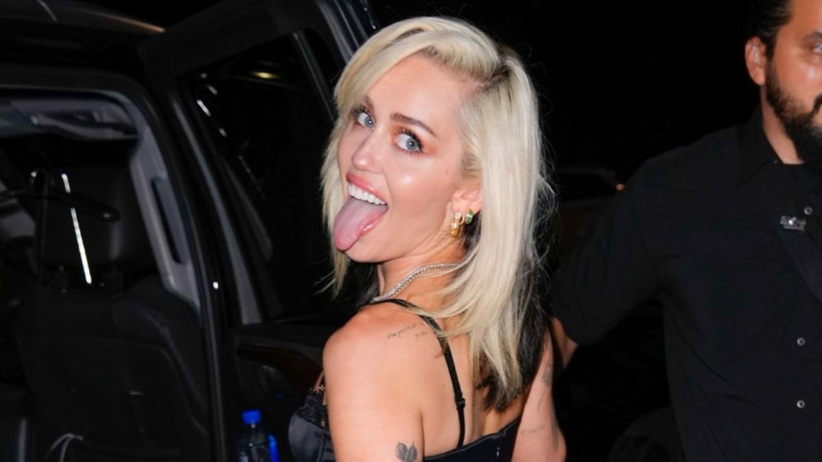 Miley Cyrus returns from hiatus with a new hairstyle