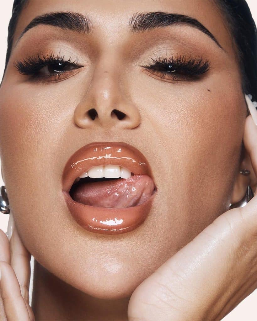 huda kattan lip cuffing