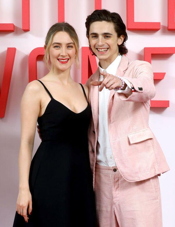 Greta Gerwig Is Basically Trying To Set Up Timothee Chalamet And Saoirse Ronan Cosmopolitan Middle East