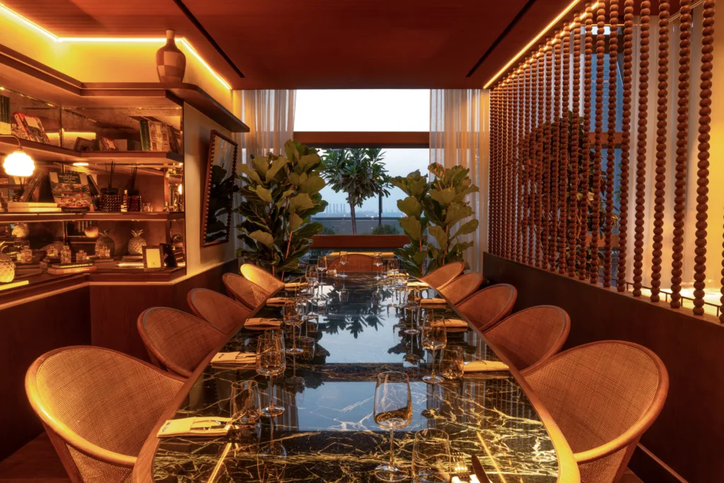 Lana Lusa Uptown Tower